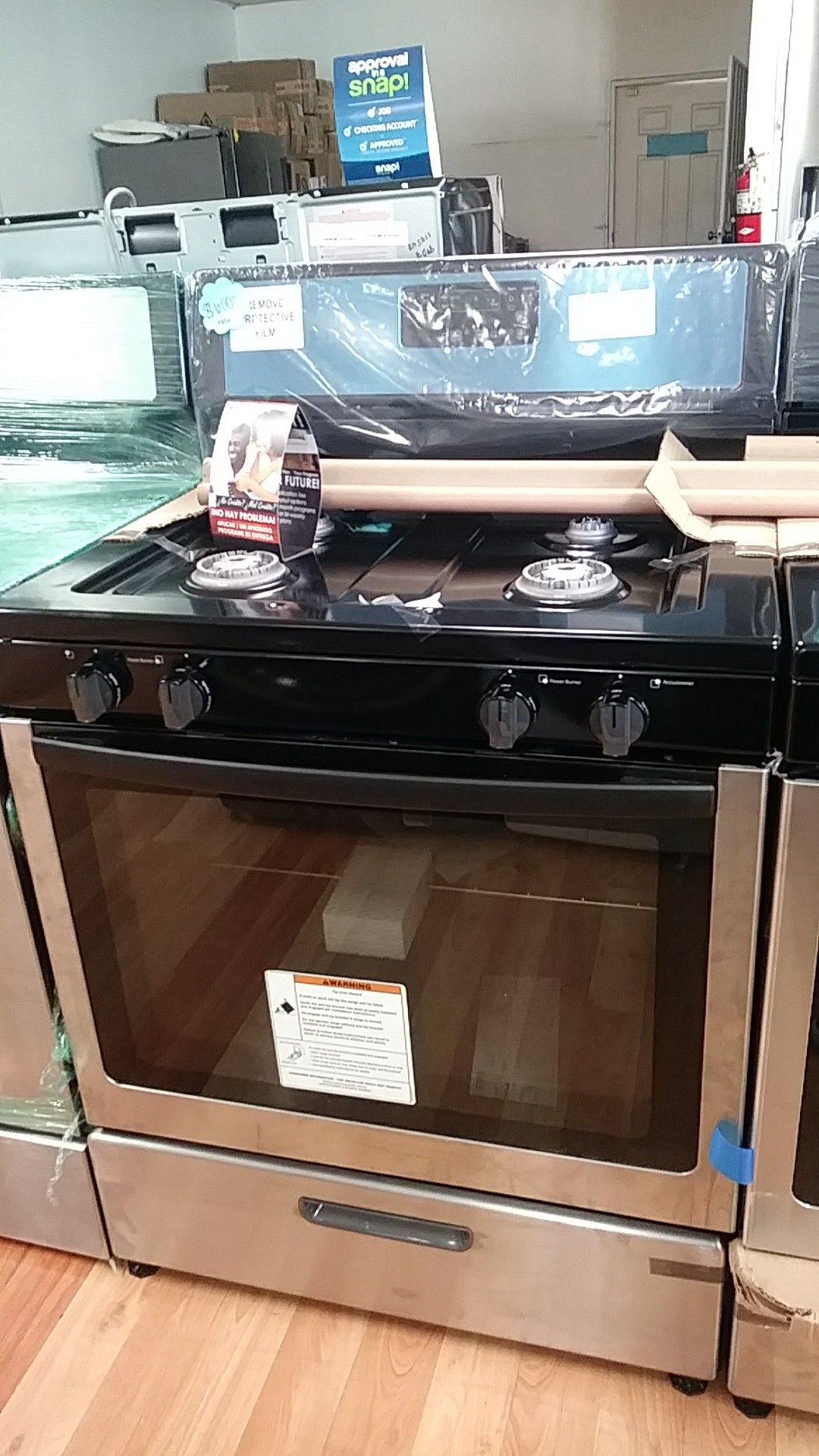 NEW WHIRLPOOL STAINLESS GAS RANGE