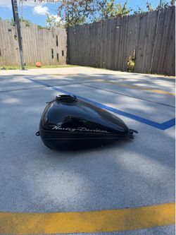 2011 road glide fuel tank