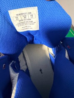 Basketball shoes