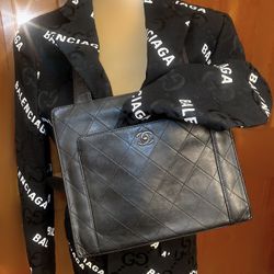 💯 Authentic CHANEL Vintage Black  Tote  SN(contact info removed) 