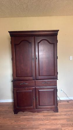 Computer hutch