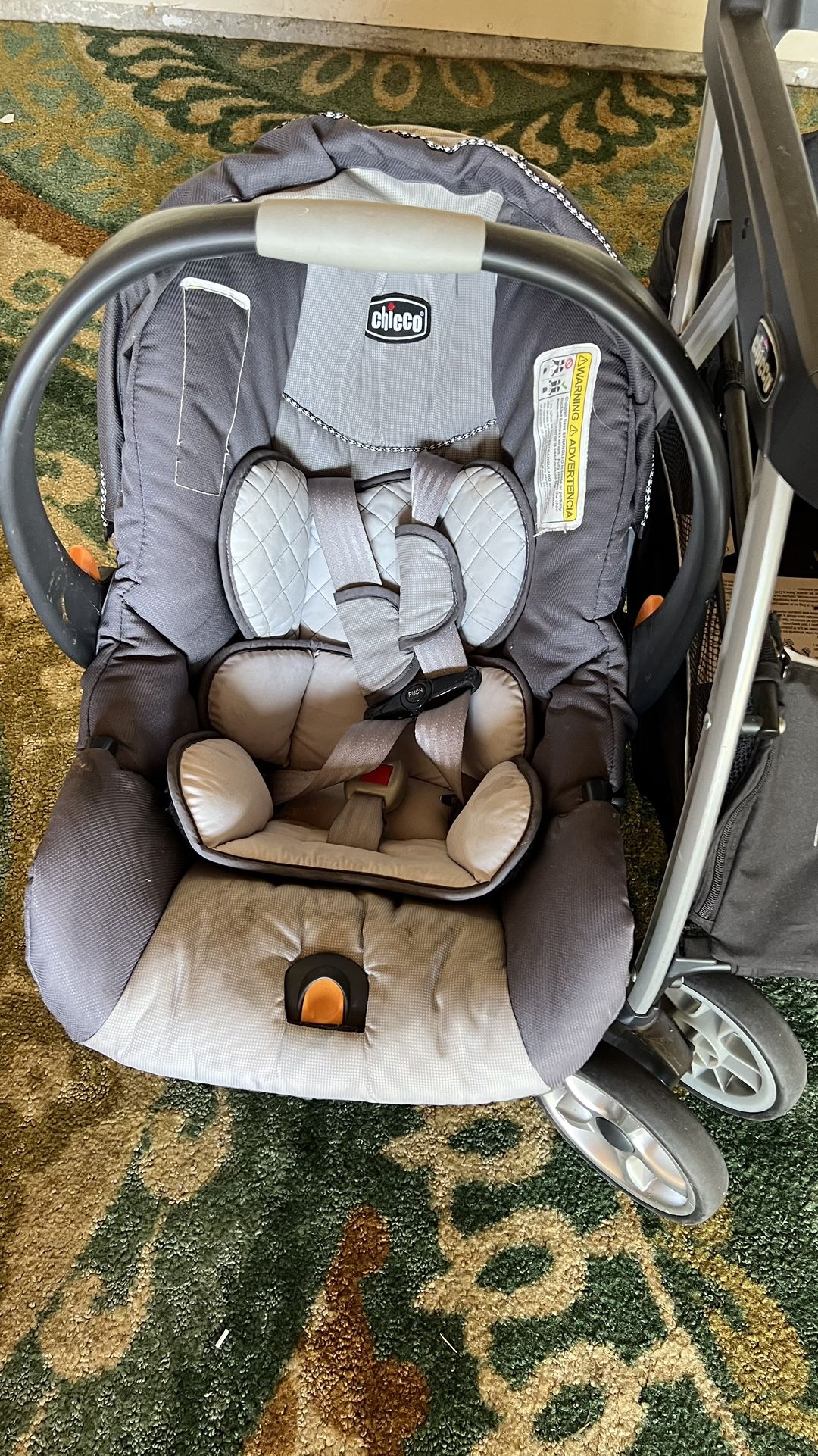 baby car seat (send me offer)