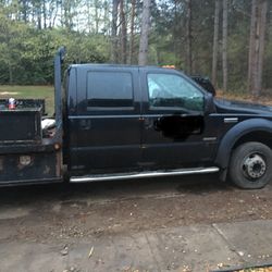 2006 Ford F-550 Super Duty Crew Cab & Chassis