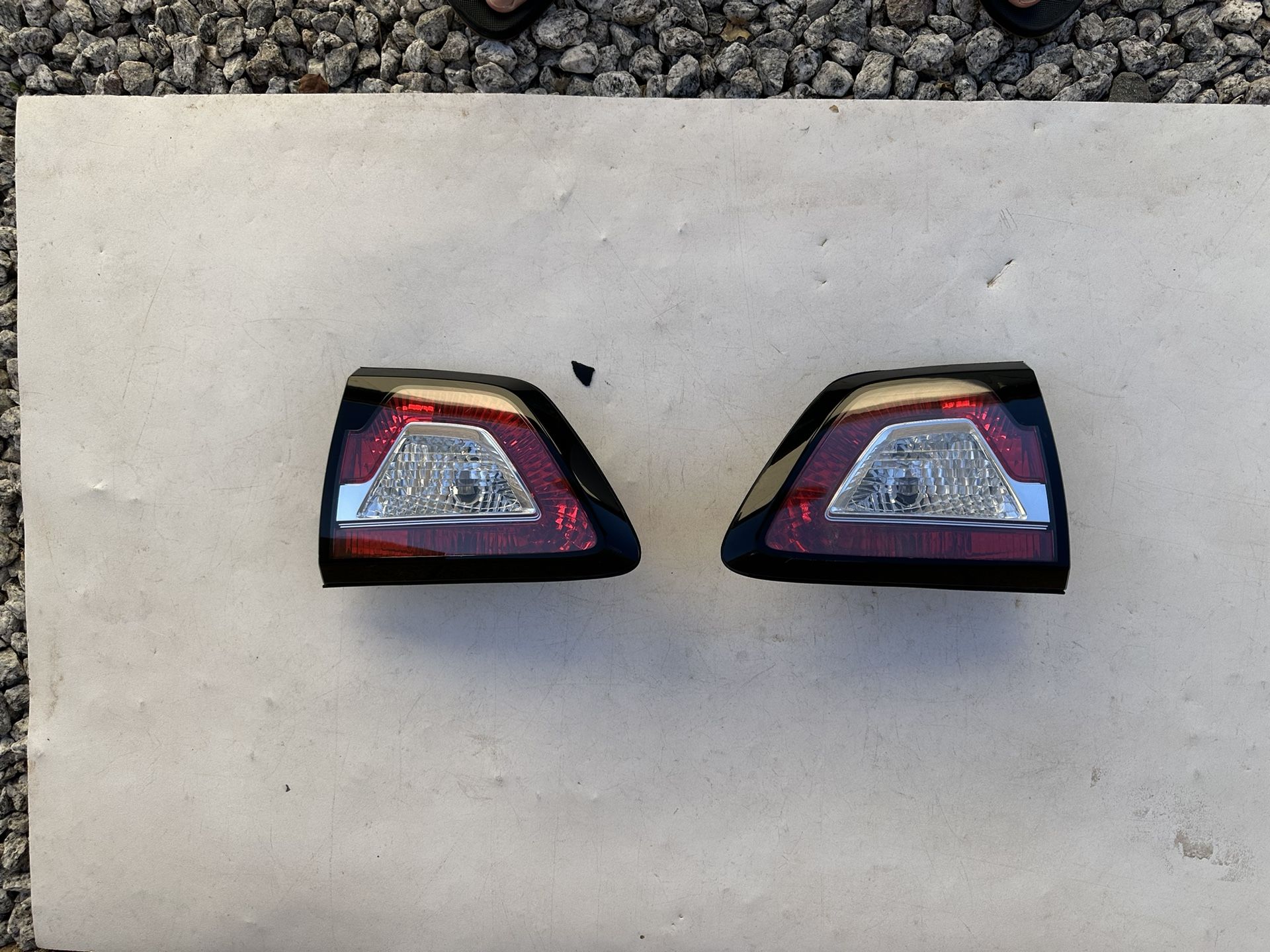 Chevrolet Traverse Tail Light 2013-2017, Chevy Traverse Tail Light Inner Quarter Tail Taillight, OEM ORIGINAL CHEVY PART 