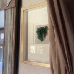 Wall hanging picture frame