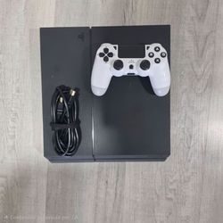 Play station 4 PS4 Fat (500GB)  100% working + new controller and all cords