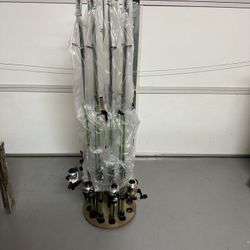 Brand New Daves Crappie 6ft. 6” 2 Pcs. Rod and Brand New Reel Fishing Combo $25 each Combo