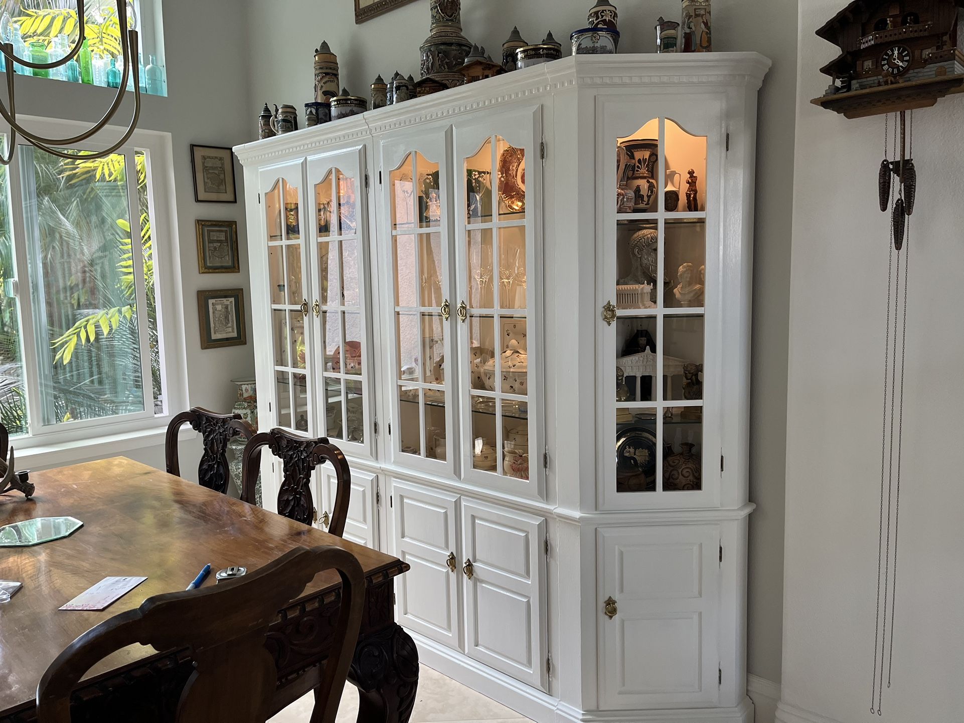 White China Cabinet / Hutch