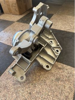 Transmission mount & torque struth mount
