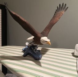 Bisque Porcelain Eagle Figurine Isiah 40:31 Crystal Cathedral