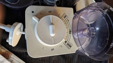Braun Multipractic Deluxe Food Processor w/ Accessories Very nice