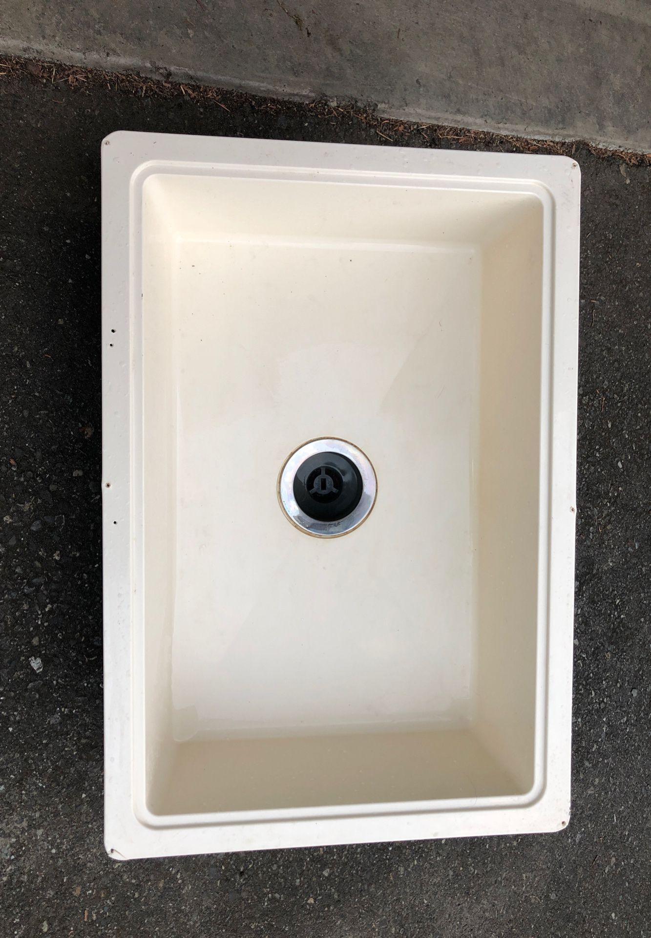 Undermount Kitchen Sink RV 25"x17"