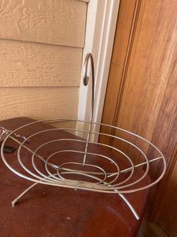 Fruit basket with banana hanger
