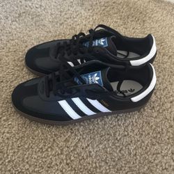 Addias Sambas Size 5 And A Half Girls Shoe