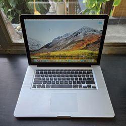 Apple MacBook Pro - Like New 