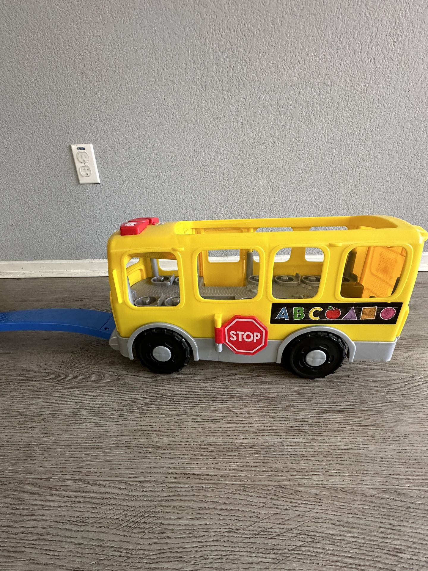 Fisher-Price Little Big Yellow School Bus