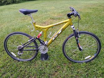 Vintage 1999 GT XCR4000 in mint condition