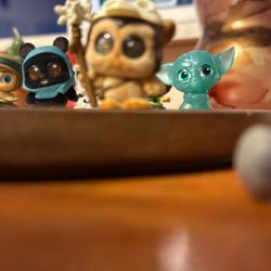 Collectibles Figures, 