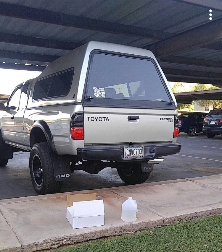 Toyota Tacoma Leer 122 Camper Shell