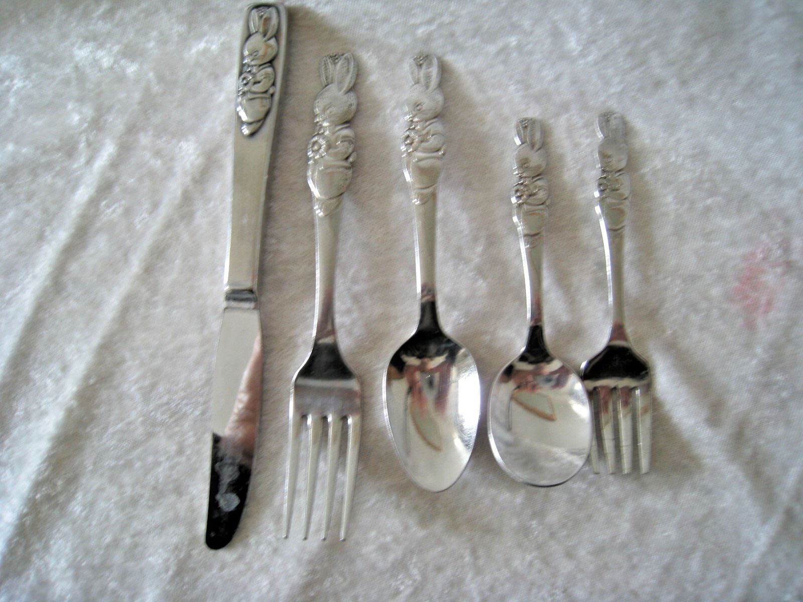 Oneida Community Stainless Peter Rabbit Child's Baby Silverware Set 5 Pcs