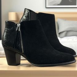 Vionic Women’s Anne Black Suede Leather Ankle Boots Sz 9 Snake Print Heel EUC