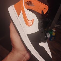 AJ 1 SIZE 4Y 