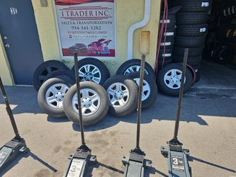 P225 75 16 Goodyear Wrangler ST With Jeep Wheels