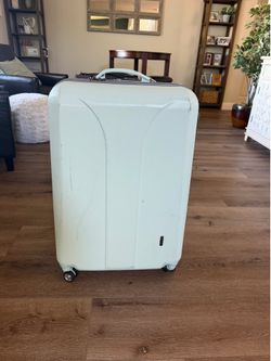 Samsonite hard side suitcase $40