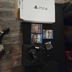 PS4 1TB Like Brand New With 3 Games