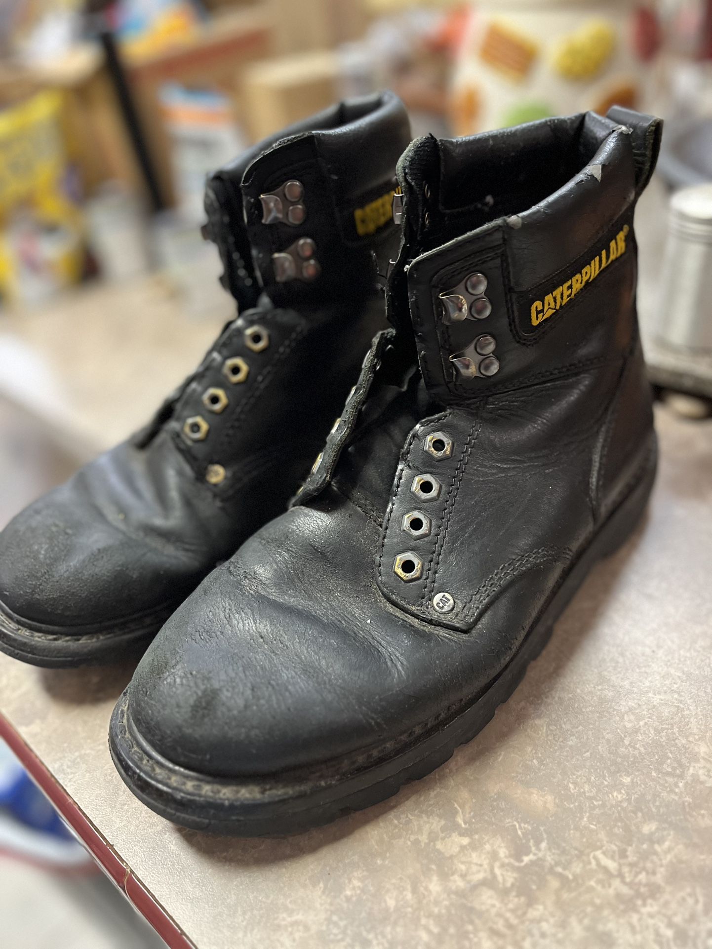 Caterpillar work boots black size 9