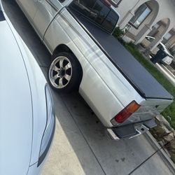 Nissan Hardbody D21 Pickup Bed Cover 