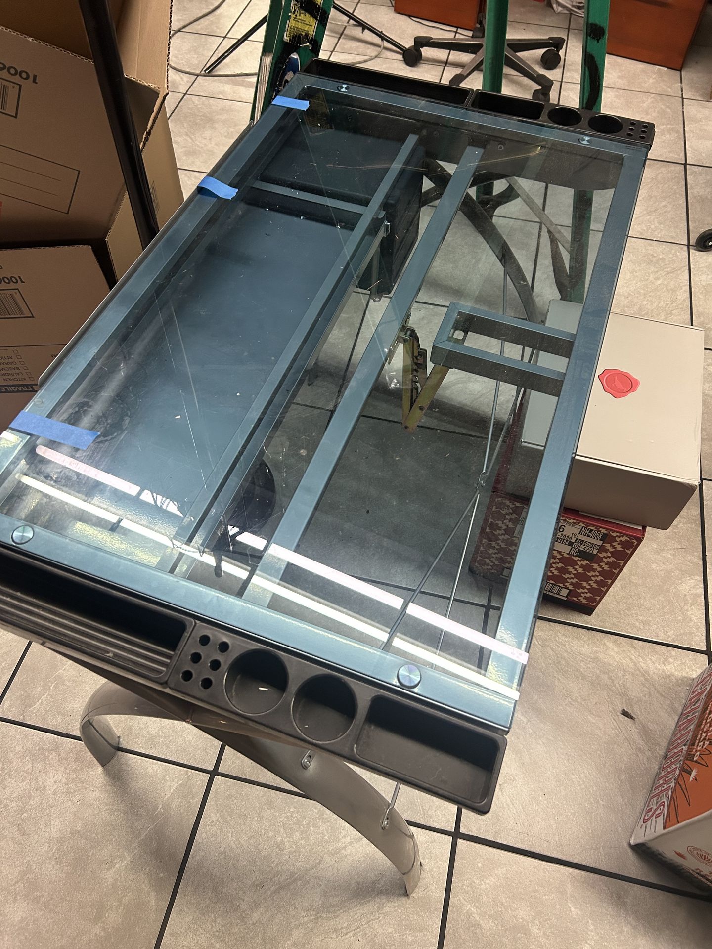 Glass drawing table