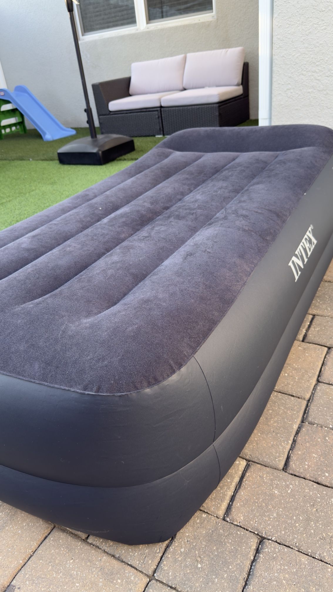 Selling INTEX electric single inflatable mattress