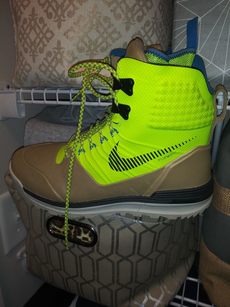 Nike ACG Boots