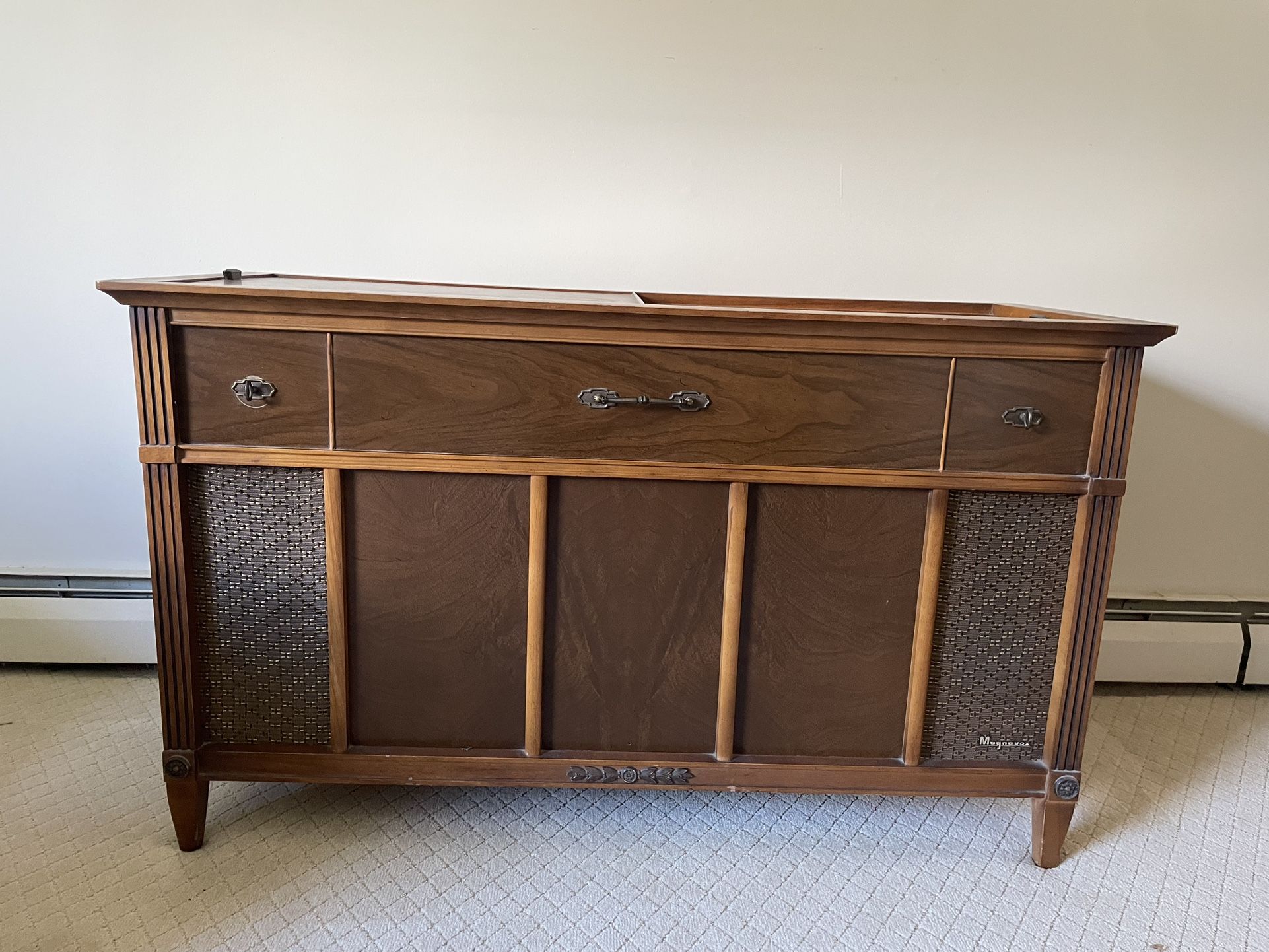 Magnavox Record Player