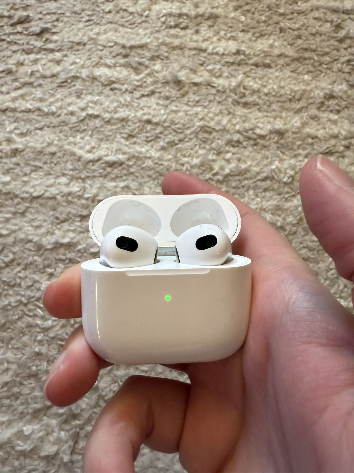 Apple AirPods (3rd Generation) with MagSafe Charging Case