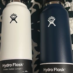 1 White 1 Dark Blue Hydroflask 40oz w/flip top