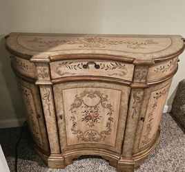 Bombay Chest Beautiful Piece 