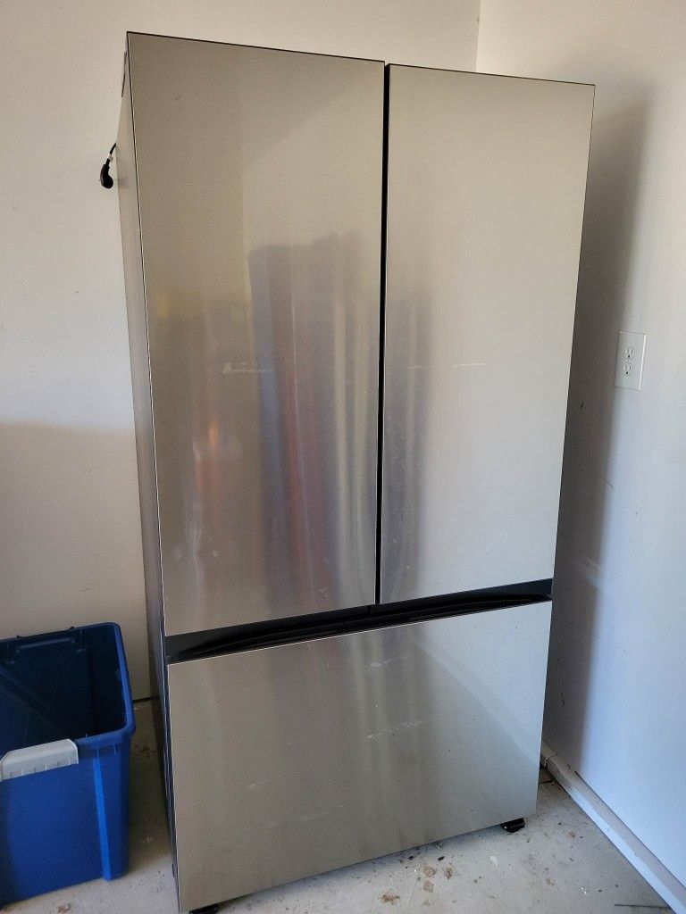 Samsung - Bespoke 30 cu. ft 3-Door French Door Refrigerator with AutoFill Water Pitcher - Stainless steel
