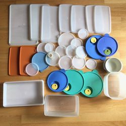 Large Lot 31+ Tupperware Lids and Containers
