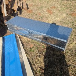 Truck bed tool box 5ft