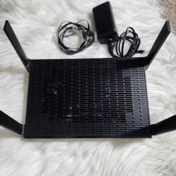 MR9600 LINKSYS GAMING ROUTER *XBOX*