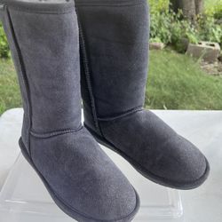 Size 10 Bearpaw 