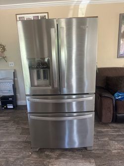 Whirlpool 4-Door French Door Refrigerator