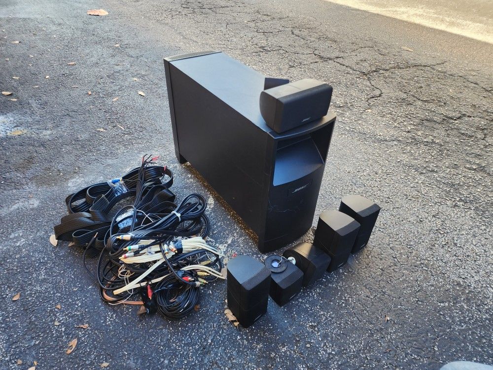 Bose Acoustimass 10 III Home Theater Speakers 