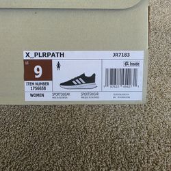 Adidas Women's Size 9 Sneaker Brand New With Tag And Box