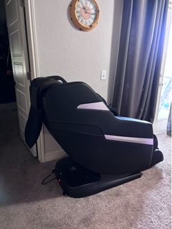 Brookstone BK-250 massage chair