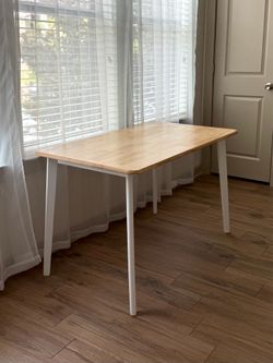 Wood Dining Table – Excellent Condition – $160