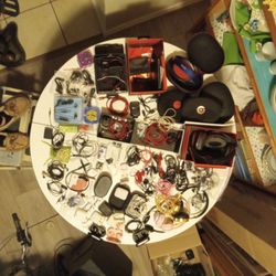 Earbuds Headphones Audio Lot