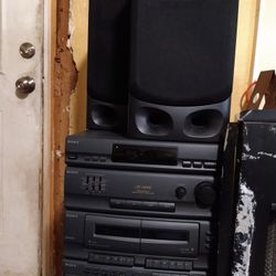Sony Complete Stereo Set With 2 Speakers
